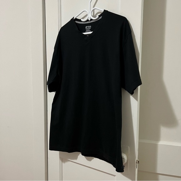 Mountain Ridge Black V-Neck T-Shirt - Picture 2 of 5